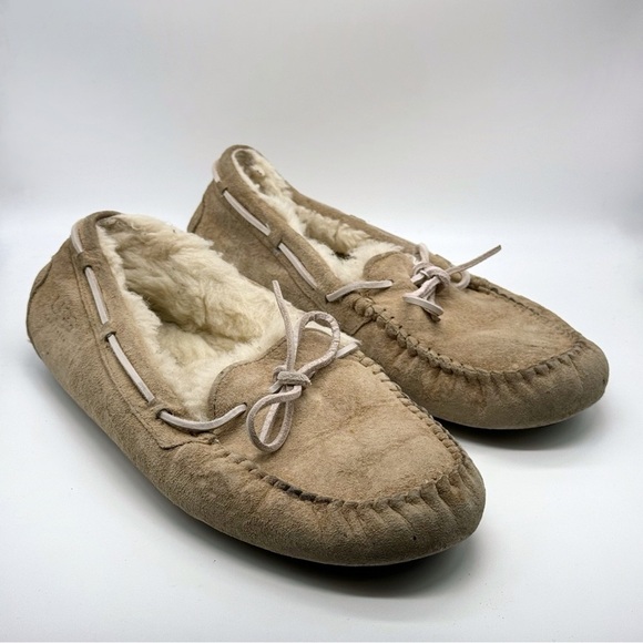 Ugg Dakota Suede Tan Moccasin Loafers - Picture 1 of 9